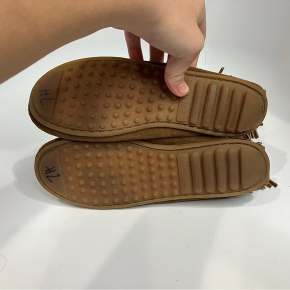 Minnetonka 3 layer fringe boots brown suede size 4 youth - Picture 4 of 8